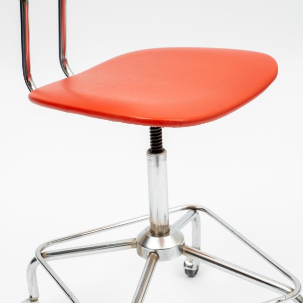 Velvet Point Chairs 1950s Office Chair In Red Chrome Base Karlsruhe